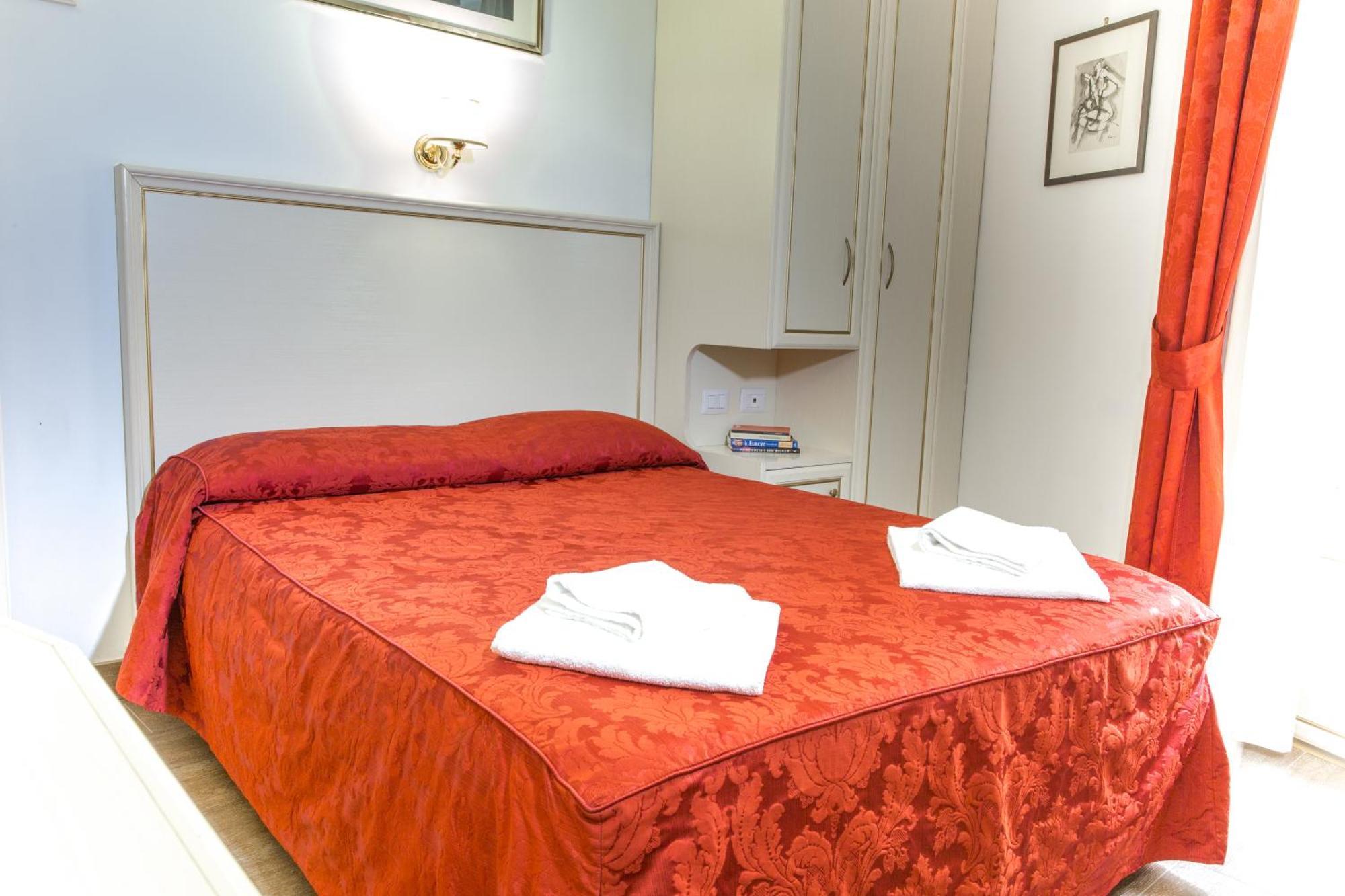 2 Doppelzimmer mit Verbindungstür