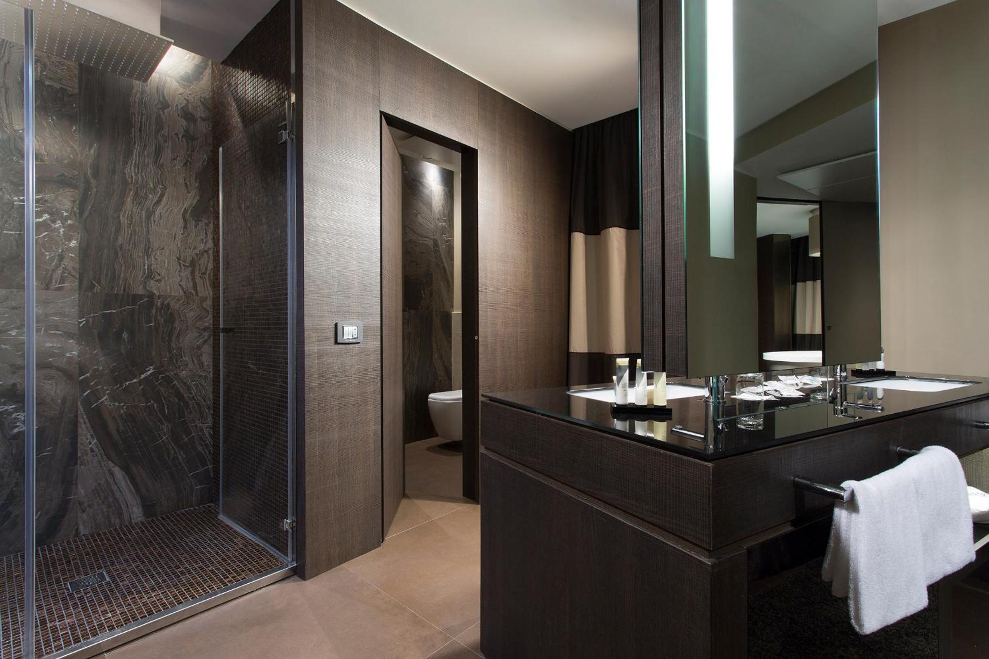 Suite Spa Bath,972907438:JPEG
