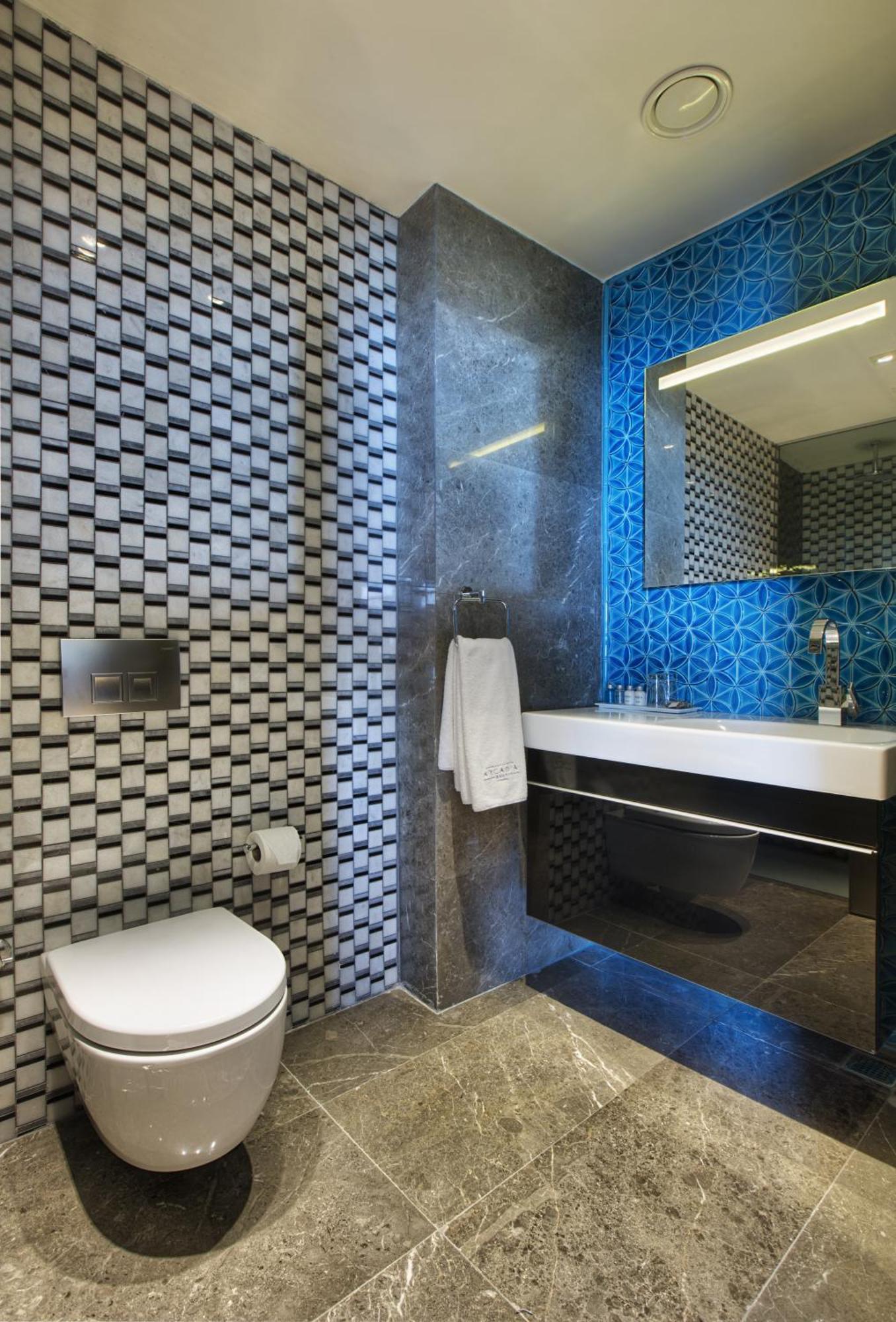 Corner Deluxe Room