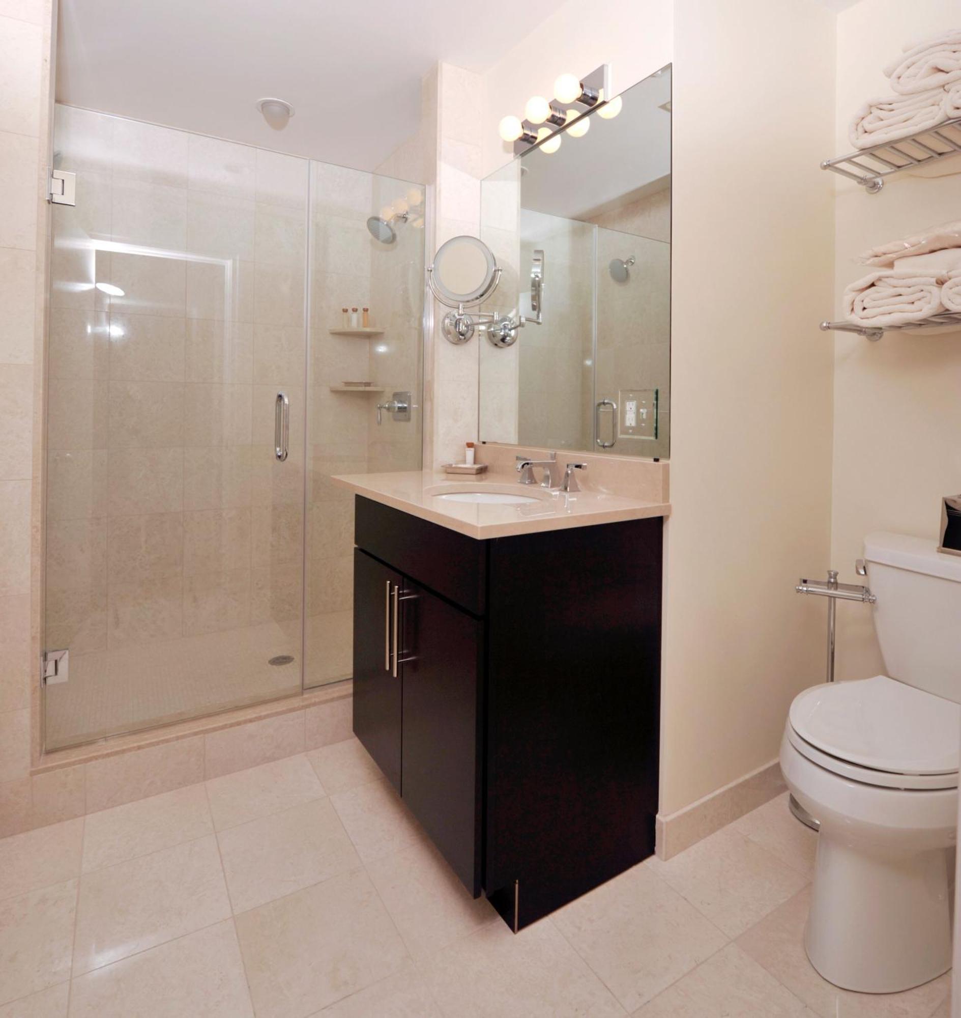 One-Bedroom Suite,704246893:JPEG