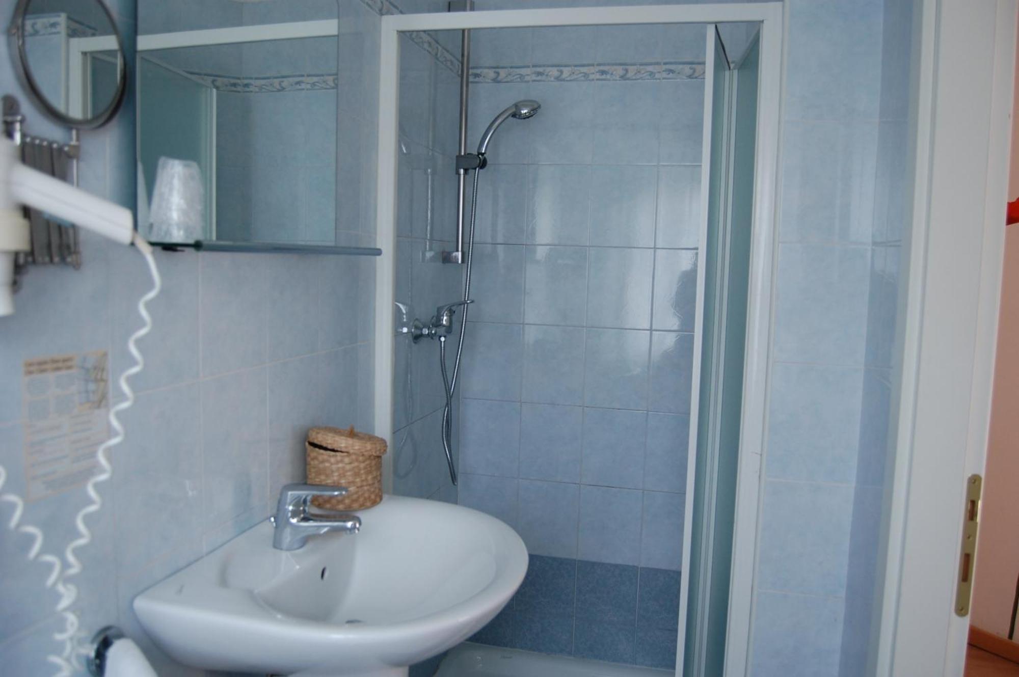 Double or Twin Room,633038760:JPEG