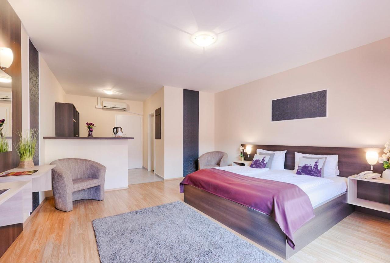 Large Double Room