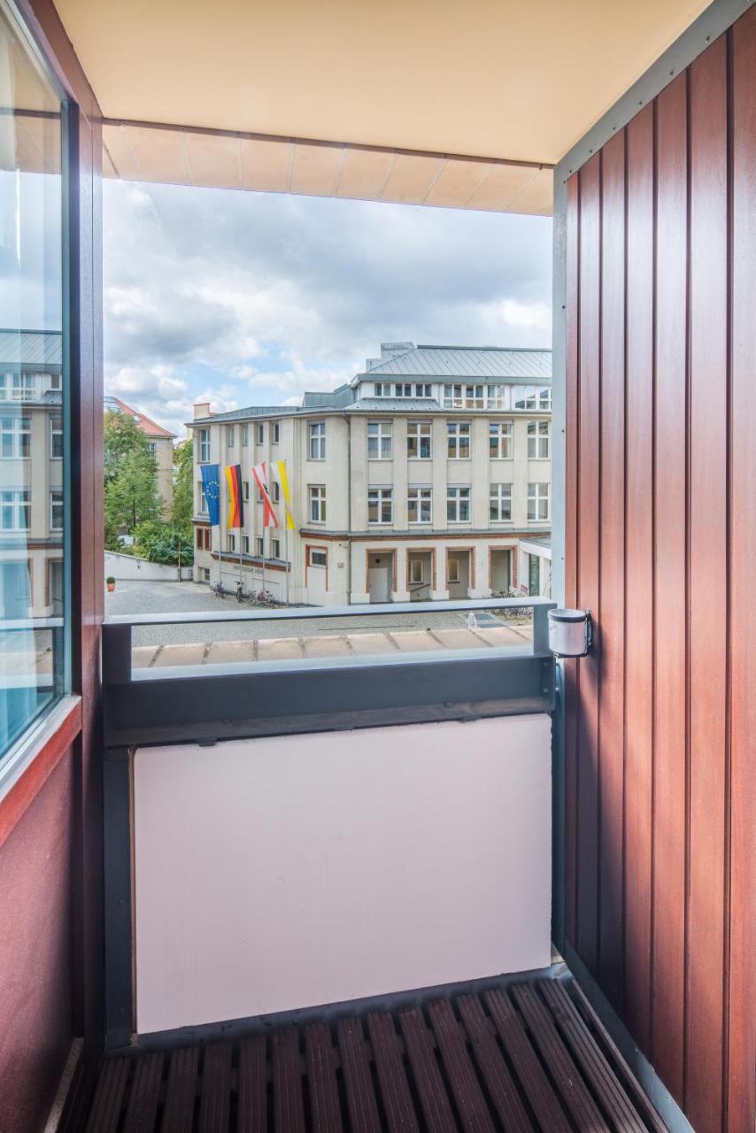 Apartment Balcony,1172850018:JPEG