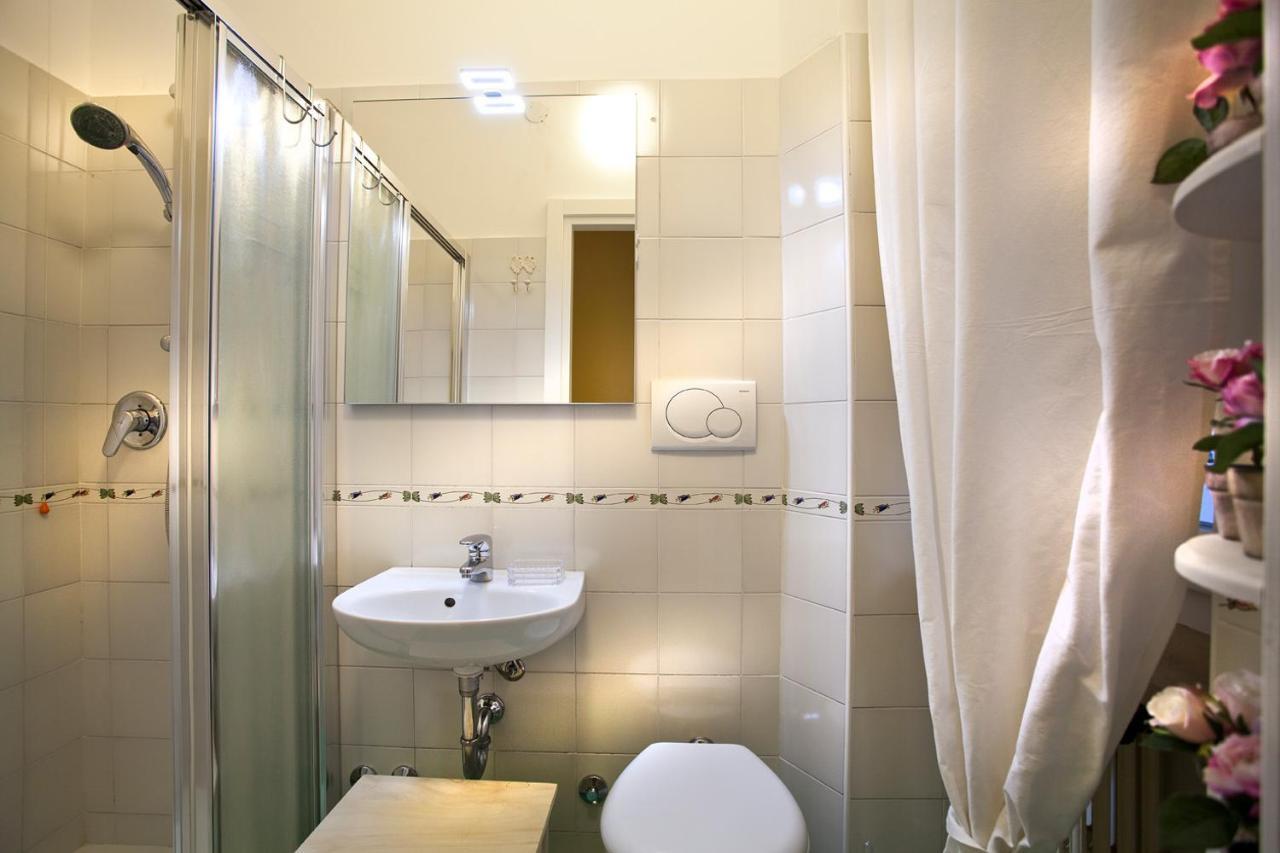 Double Room Private External Bathroom