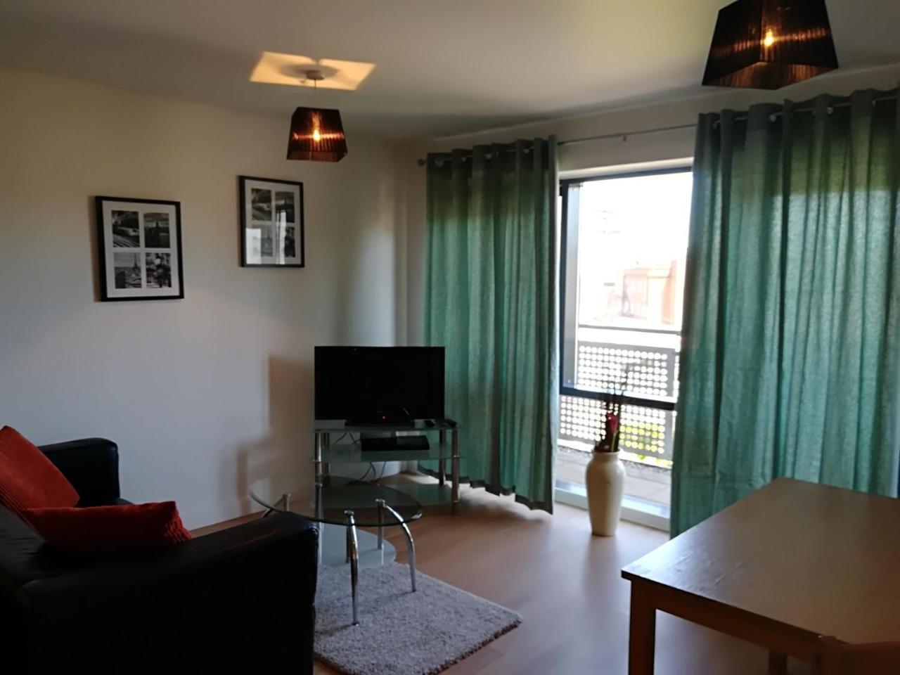 One-Bedroom Apartment City View
