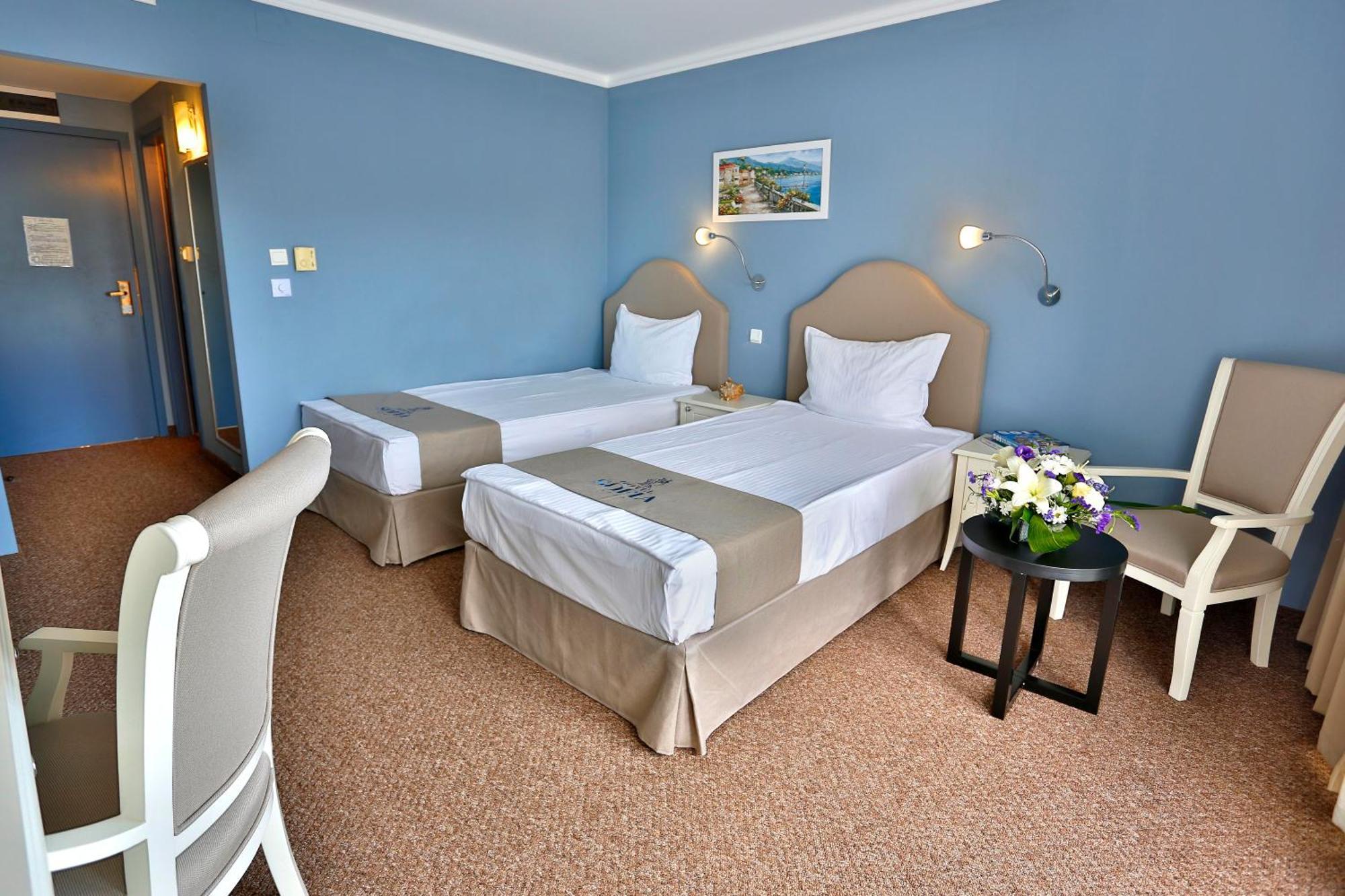 Double or Twin Room Balcony Park View