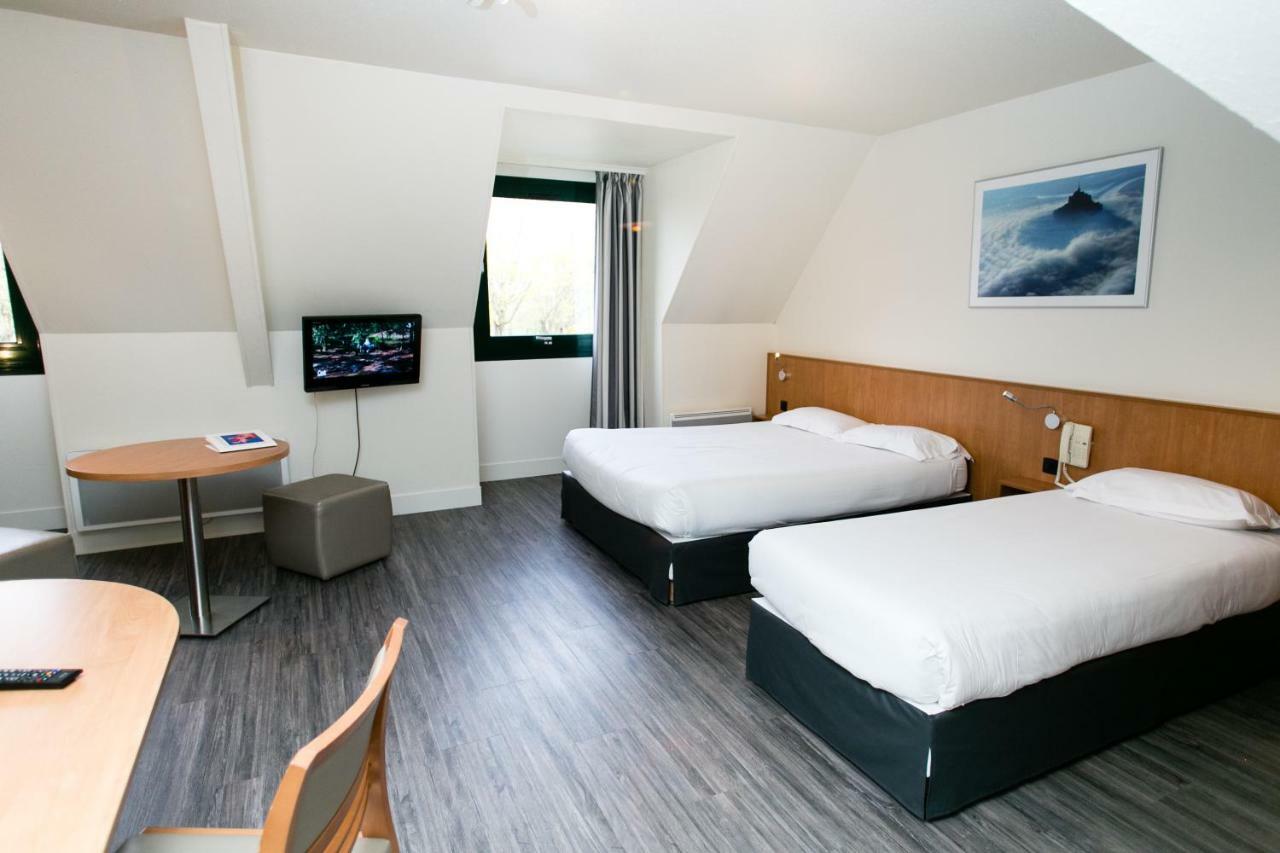 Quadruple Room Bath