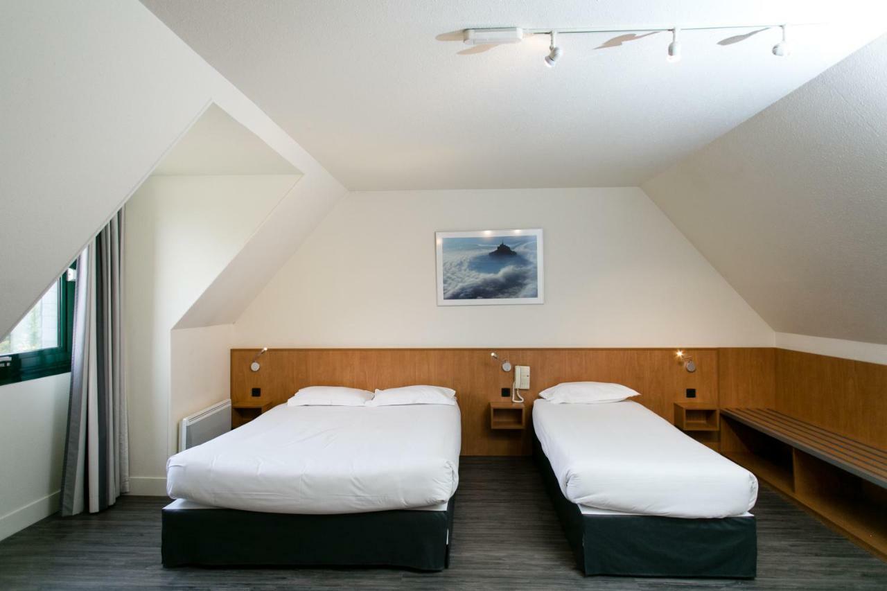 Quadruple Room Bath
