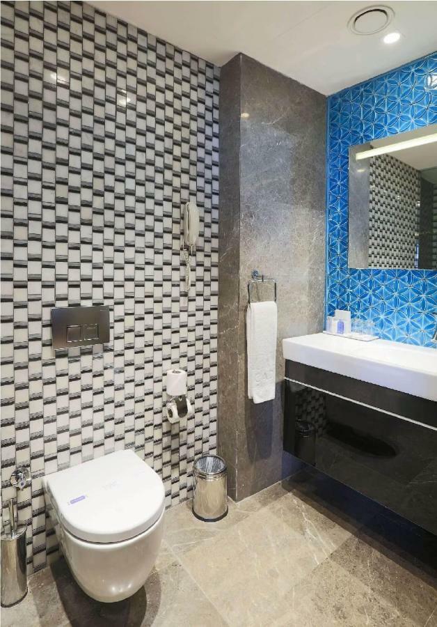 Double or Twin Room Sea View