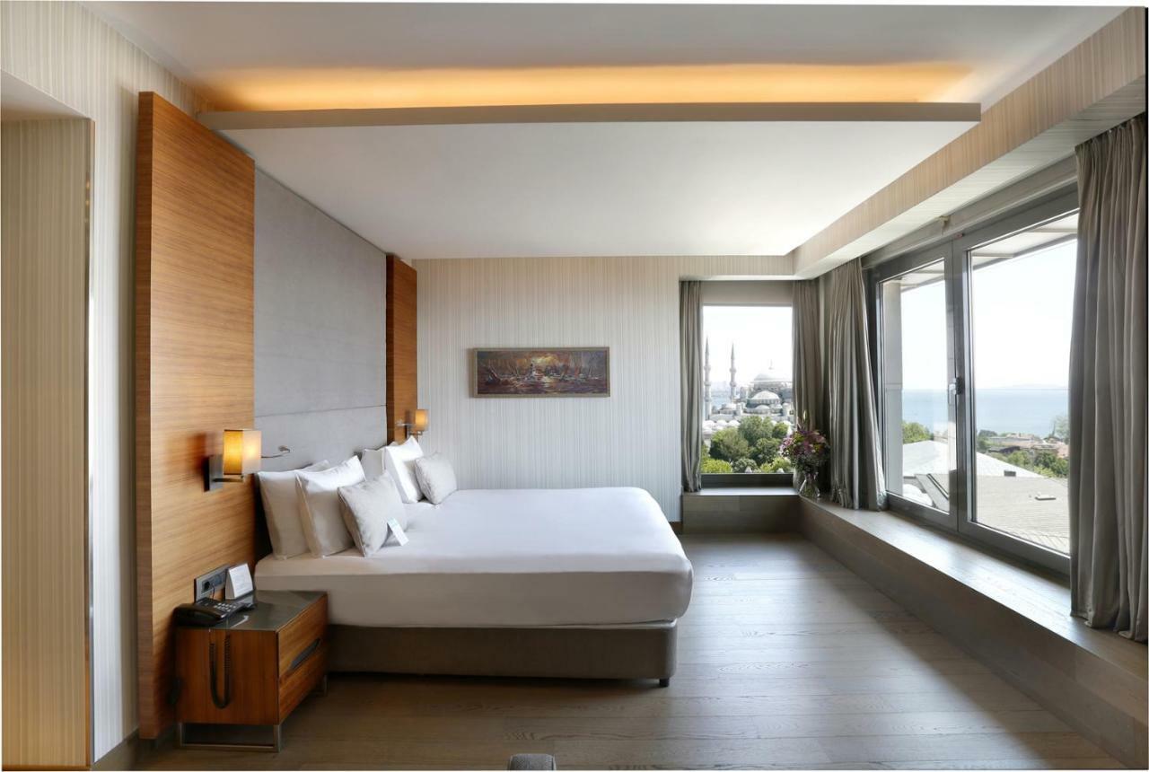 Corner Deluxe Room Sea View