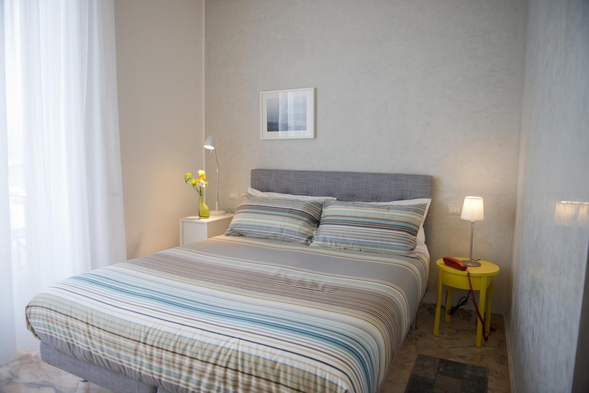Deluxe Room,206491681:JPEG