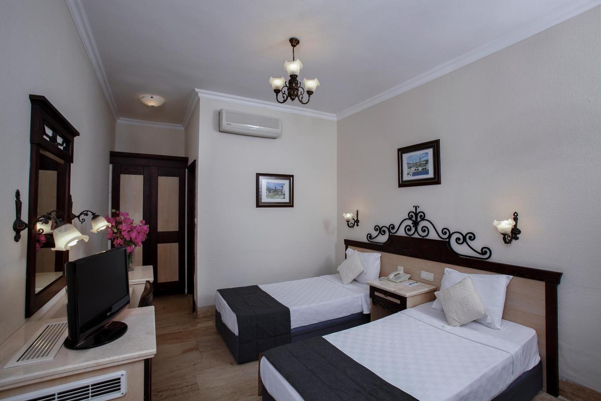 Superior Double or Twin Room,959501563:JPEG