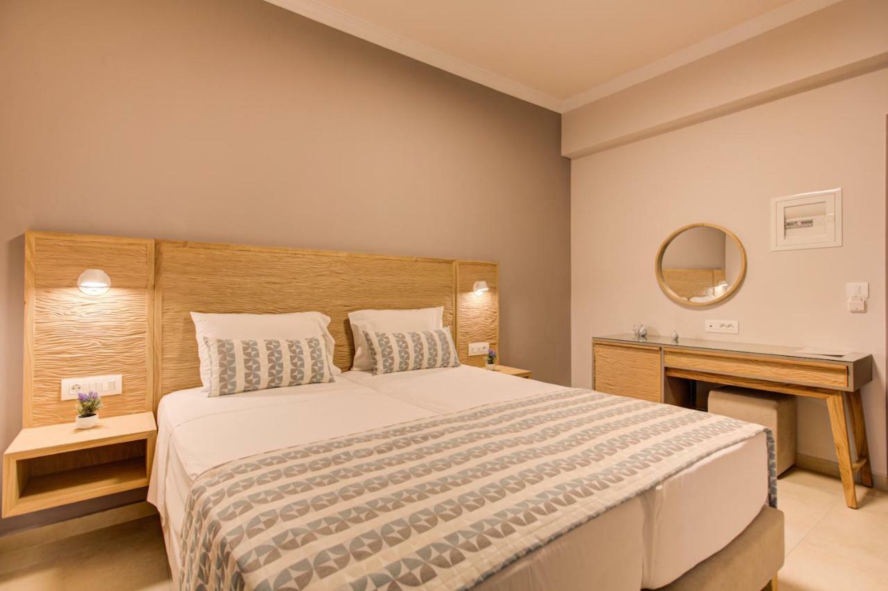 Standard Doppelzimmer mit teilweisem Meerblick