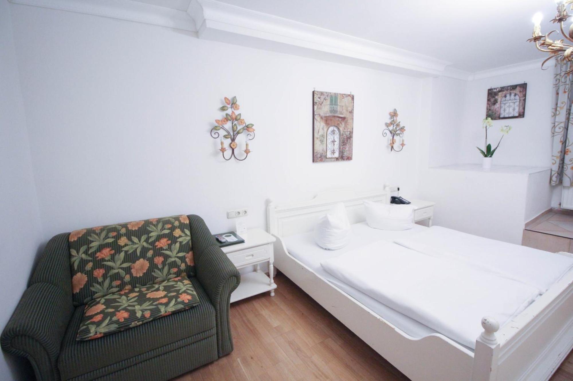 Standard Triple Room,462912345:JPEG