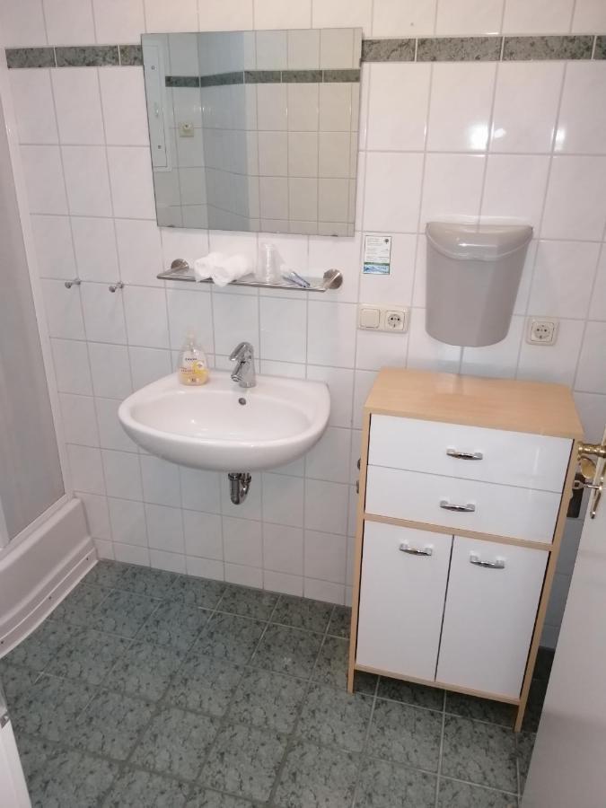 Economy Doppel-/Zweibettzimmer