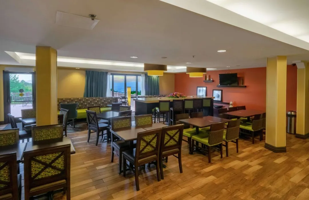 Hampton Inn Hazleton-1