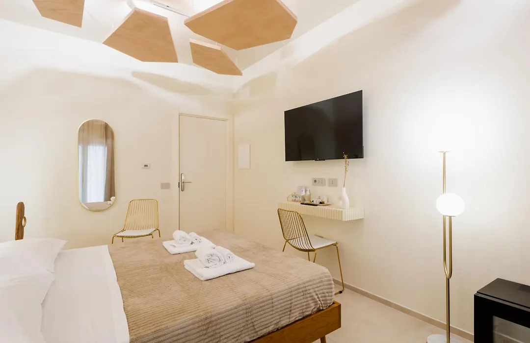 Porta D'Oro Charming House II & Spa-1