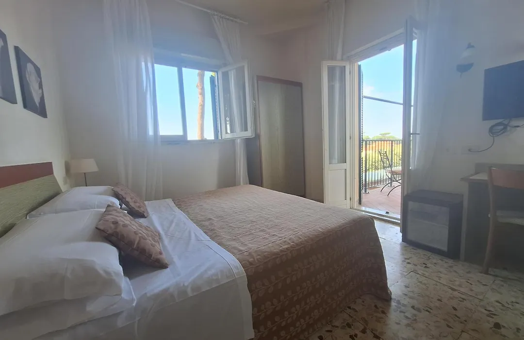 Hotel Villa Tiziana-1