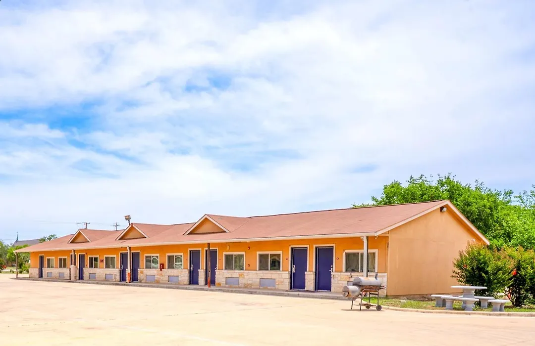 Atria Extended Stays By Oyo Jourdanton-1