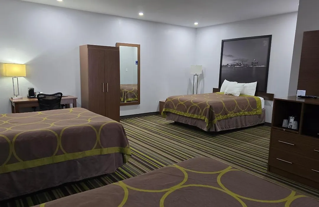 Super 8 By Wyndham Windsor/Dougall-1