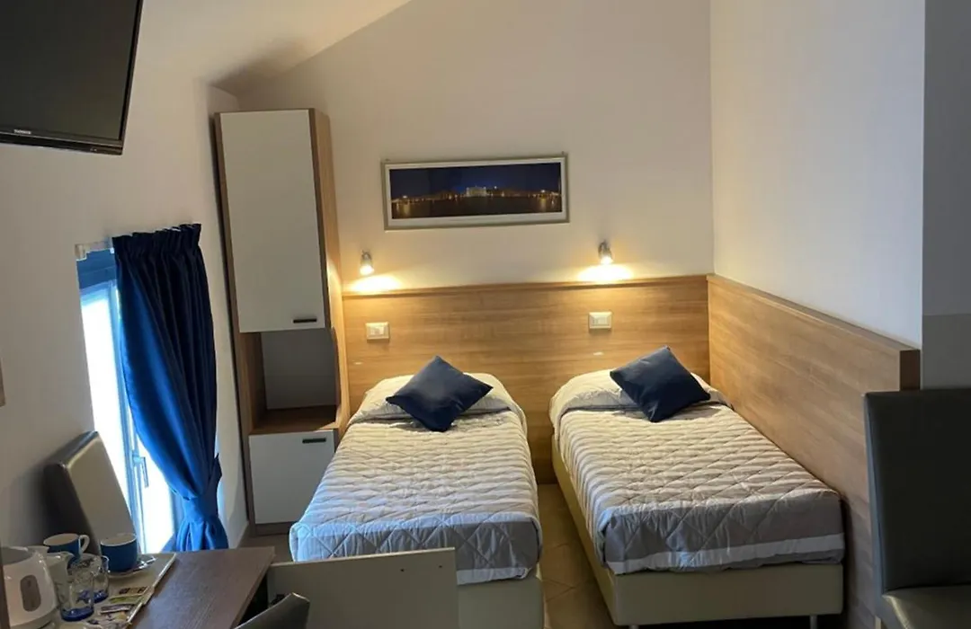 Hotel Montecarlo-1