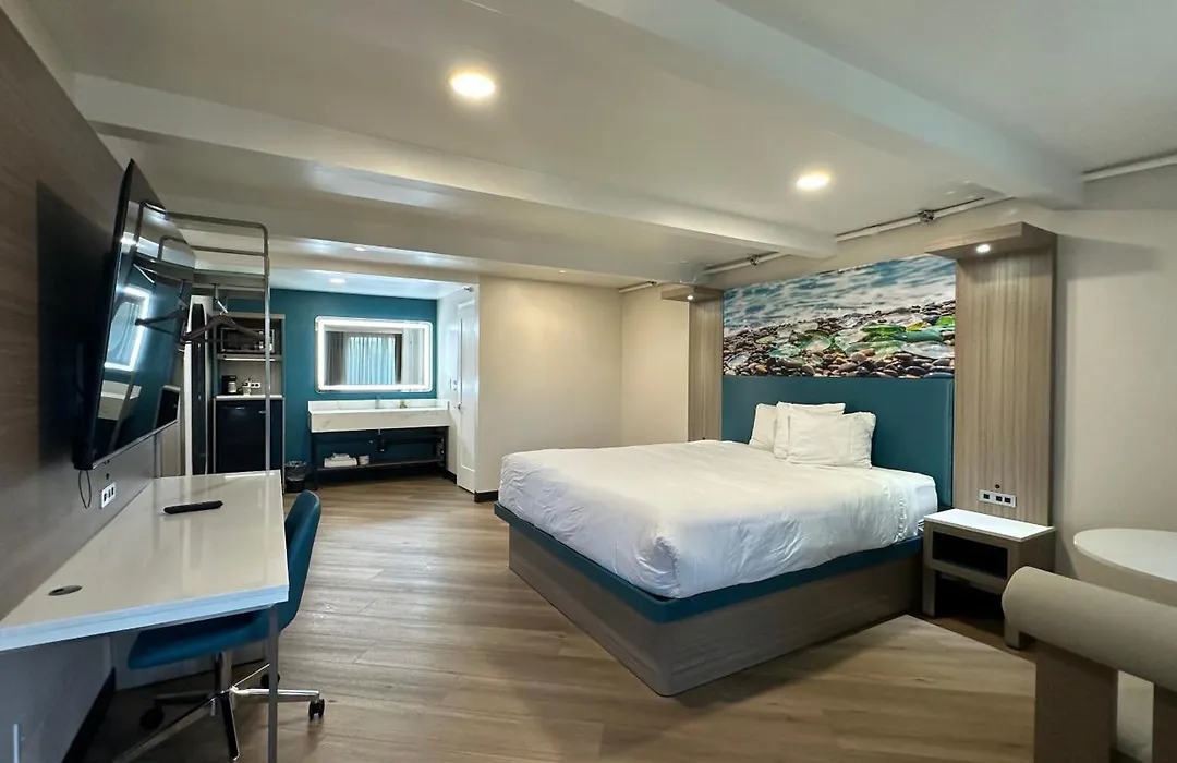 Costa Mesa Inn - Newport Beach Area-1