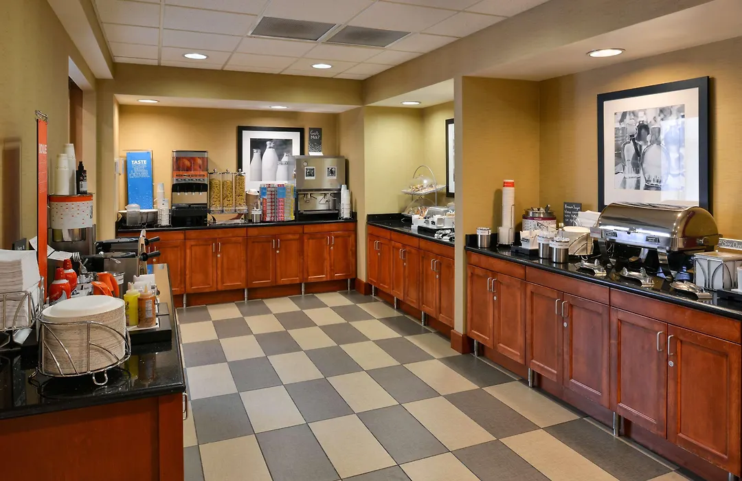Hampton Inn & Suites Tacoma-1