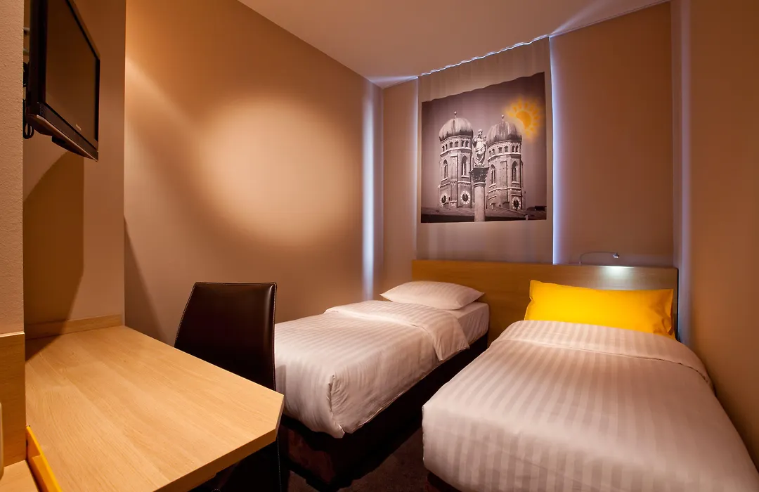 B&B Hotel Muenchen-Moosach-1
