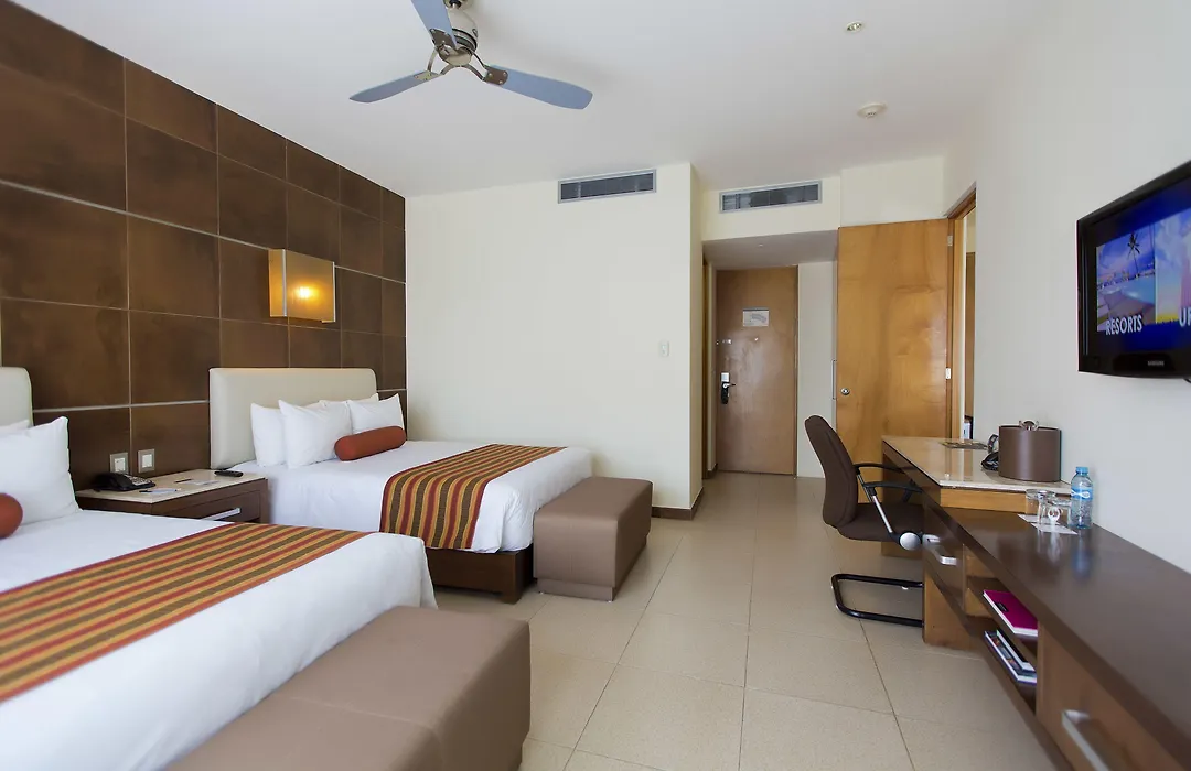 Krystal Urban Cancun & Beach Club-1