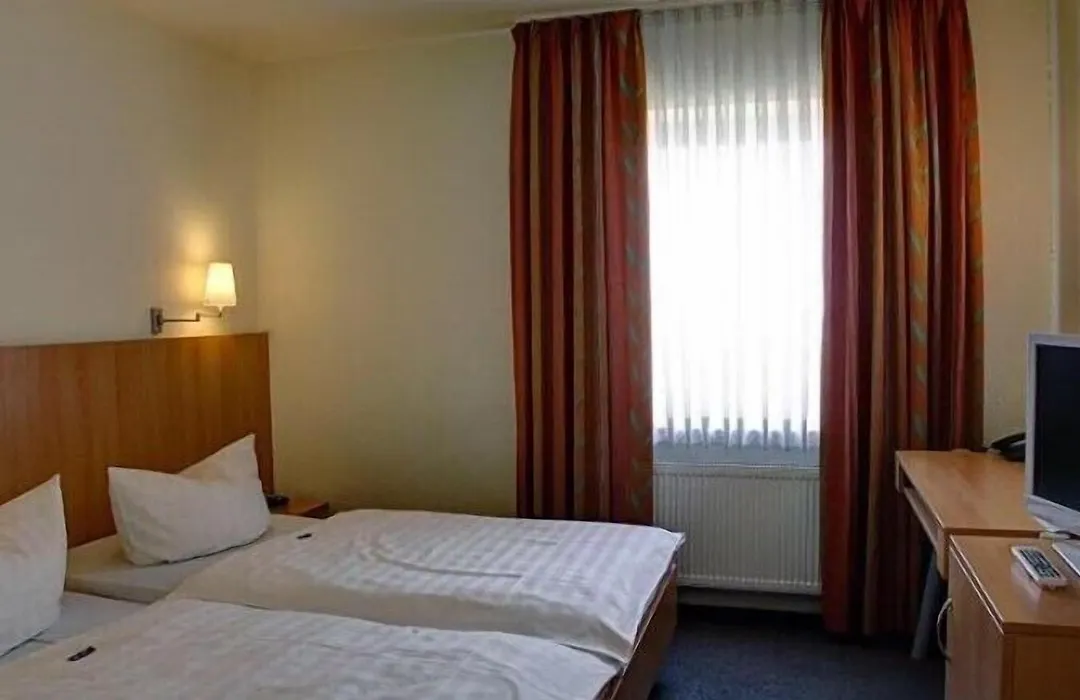 Hotel Manu-1