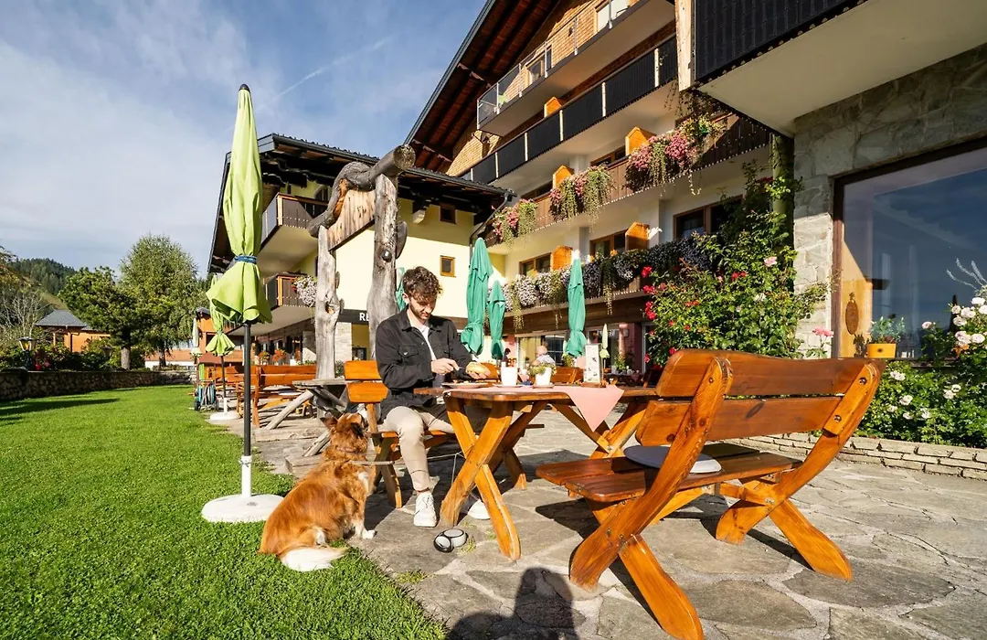 Almfrieden Hotel&Romantikchalet-1