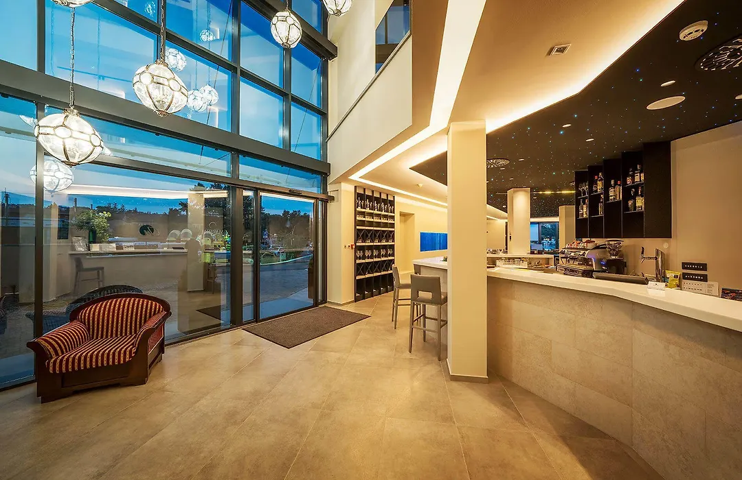 Hotel Maritime-1