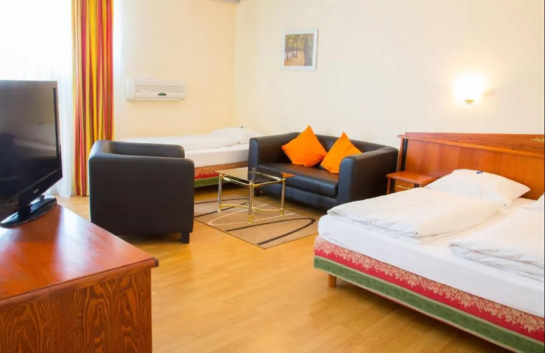Aparthotel Landau an der Isar-1