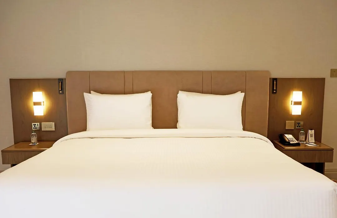 Millennium Plaza Hotel-1