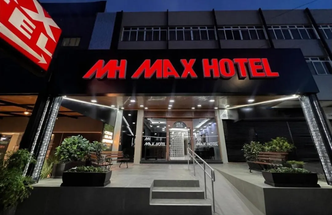 Max Hotel-1