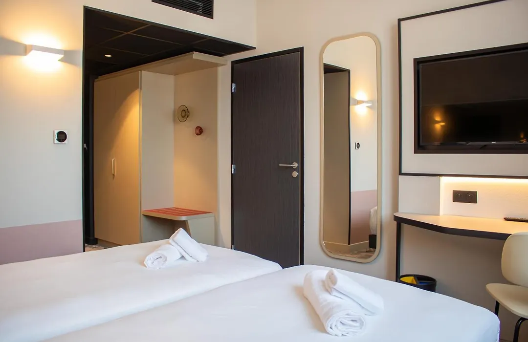 Brit Hotel Avignon Sud Le Calendal-1
