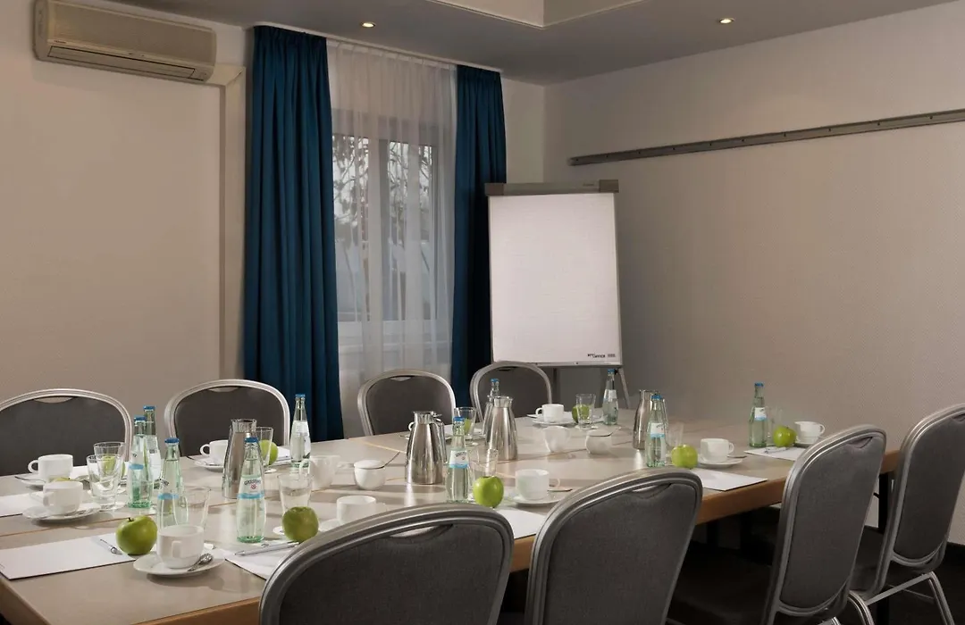Ibis Styles Cologne Airport-1