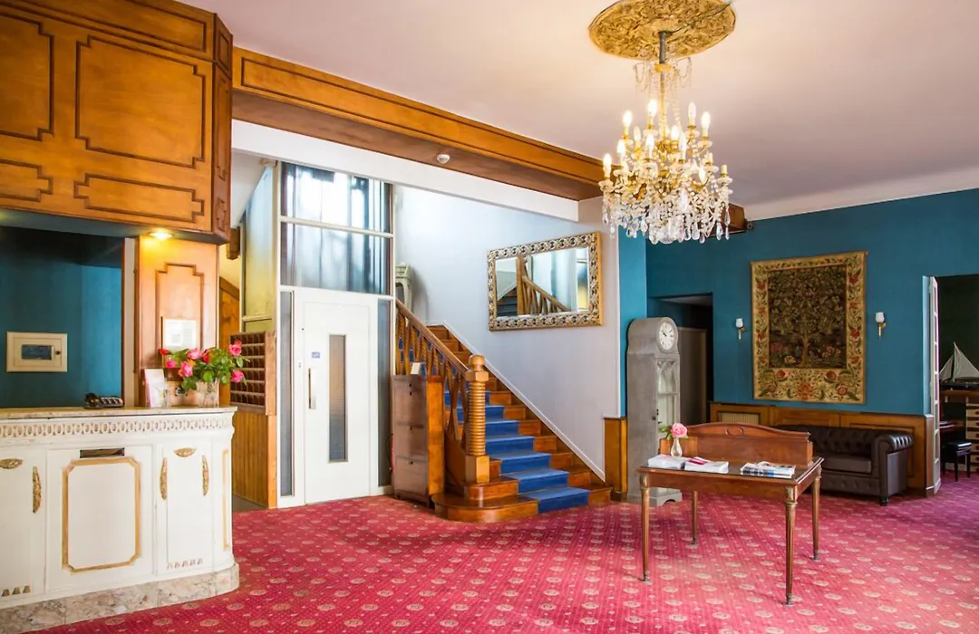 Hostellerie de La Roseraie-1