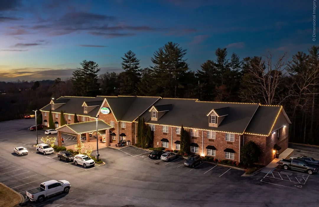 Mountain Inn & Suites Flat Rock-1