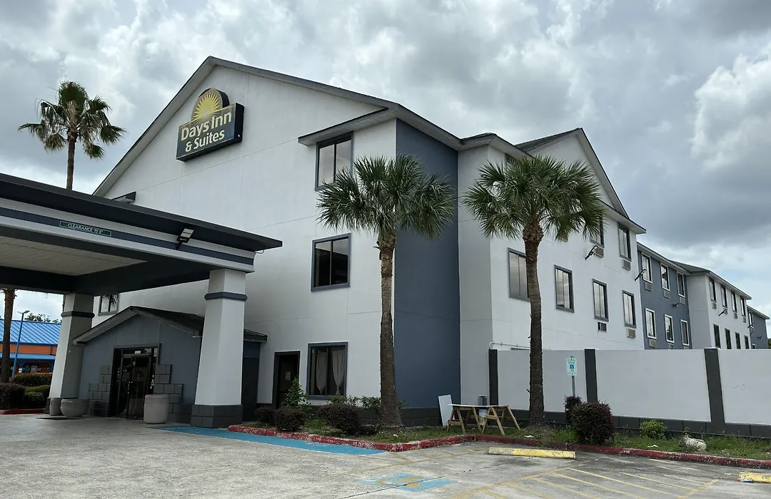 Days Inn & Suites By Wyndham Houston North/Aldine-1