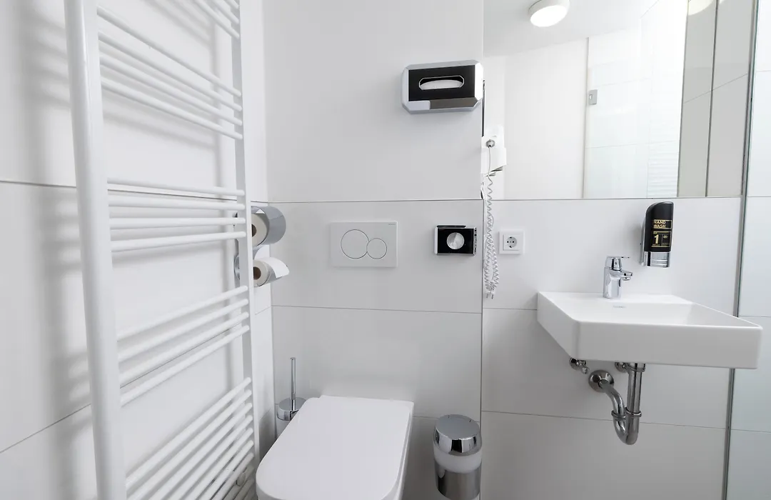Smart Stay Hotel Station-1