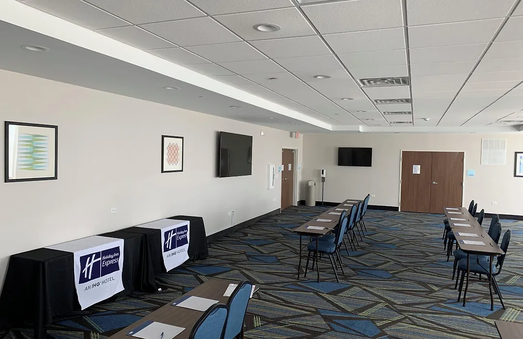 Holiday Inn Express & Suites Chicago - Hoffman Estates By Ihg-1