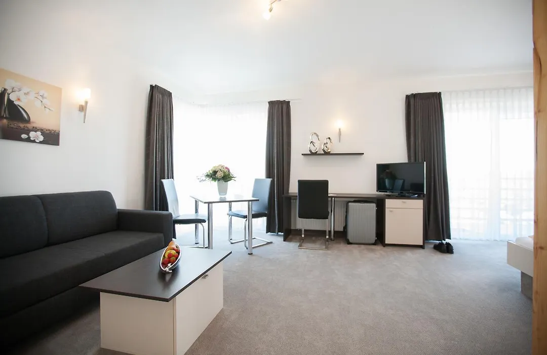 Hotel Alt Riemsloh-1