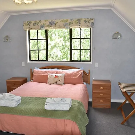 Creel House Bed&Breakfast-3
