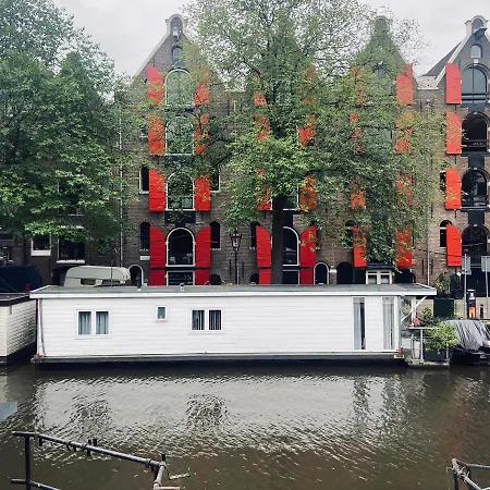 Houseboat Bonnie-3