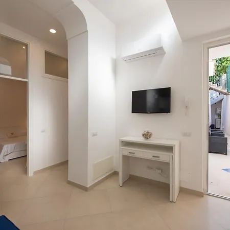 Marina Grande Holiday Apartment in Capri-2