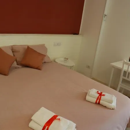 Aura B&B-2