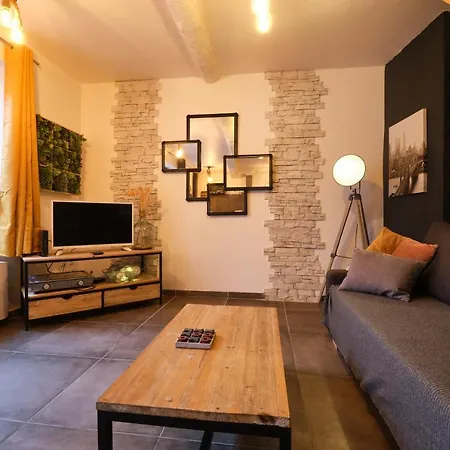 Melina - jacuzzi - maison avec cour climatisée proche cité médiéval-3