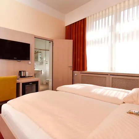 Hotel ADRIA München-3