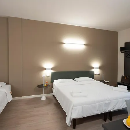 Astoria Comfort Rooms-2